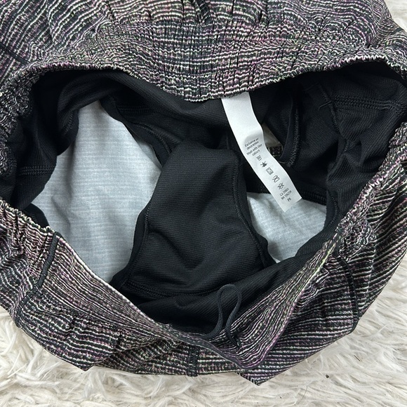 Lululemon Hotty Hot Low Rise Short 4" - Picture 3 of 5